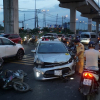 TP.HCM: Ô tô đâm nát nhiều xe máy, 3 người bị thương nặng