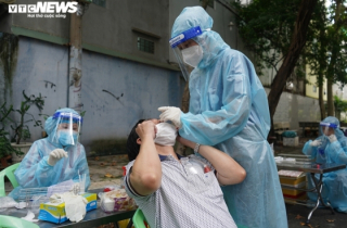 Bình Dương làm rõ vụ công nhân bị trừ 4,5 triệu đồng phí xét nghiệm vào lương