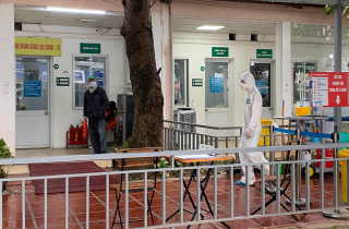 Hà Nội vượt mốc 1.000 ca mắc COVID-19 mỗi ngày, y tế đáp ứng ra sao?