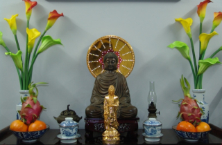 Tùy duyên thờ Phật