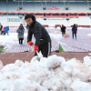 Tuyết ngừng rơi, sân Thường Châu được dọn dẹp chờ chung kết U23