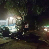 Taxi lật ngửa sau tai nạn, 3 người chết