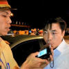 Uống bia vẫn lái ô tô về nhà, trưởng khoa bệnh viện ở Hà Tĩnh bị xử phạt, báo về cơ quan