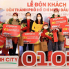 Vietjet tưng bừng đón những hành khách đầu tiên trong năm 2021