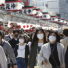 Tokyo muốn tuyên bố tình trạng khẩn cấp, số người mắc COVID-19 cao kỷ lục