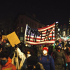 Hết bạo loạn, người Mỹ lại biểu tình đòi phế truất Trump