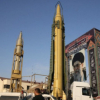 Iran khoe tên lửa đạn đạo trong cuộc tuần hành phản đối Mỹ