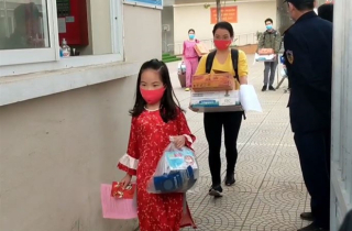 Xúc cảm đặc biệt của học sinh trường Xuân Phương khi hết cách ly ngày mùng 3 Tết