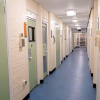 Bên trong trại giam đầu tiên ở Anh dành cho tù nhân khủng bố