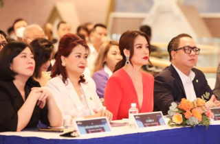 Trương Ngọc Ánh đảm nhận vai trò mới, cầm trịch 2 cuộc thi hoa hậu trong năm 2022