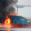 Đang bơm xăng dầu, tàu 2.000 tấn phát nổ