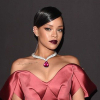 Rihanna gây quỹ 5 triệu USD chống Covid-19