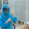 Hơn 10.000 người Việt Nam tiêm vaccine COVID-19