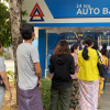 Myanmar: Ngân hàng đóng cửa, doanh nghiệp chật vật trả lương nhân viên