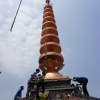 Mục kích lắp đặt đỉnh tháp đồng nặng 6 tấn tại Việt Nam Quốc Tự