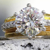 May mắn tìm thấy nhẫn kim cương trị giá 2,5 tỷ đồng trong bãi rác