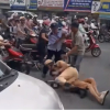 Hà Nội: Tại sao CSGT quật ngã tài xế taxi trước cổng bệnh viện Bạch Mai?