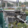 Ôtô đâm bốn xe máy vượt ngã tư ở Hà Nội