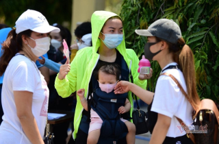 32 ngày cách ly ở Campuchia và Sài Gòn của em bé 10 tháng tuổi