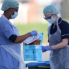 Hàng nghìn nhân viên y tế Anh nhiễm nCoV