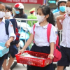 Sáng nay, gần 1 triệu học sinh lớp 1-6 ở Hà Nội đi học trực tiếp