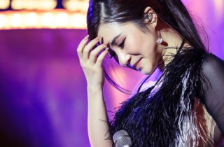 Hương Tràm bật khóc trong show diễn cuối cùng trước khi tạm dừng sự nghiệp