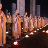 Hàng nghìn phật tử dự lễ hoa đăng tại chùa Tam Chúc