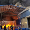 Khói lửa bao trùm xưởng hạt nhựa 2.000 m2 ở Hải Phòng