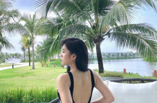 Mê mẩn đường cong bốc lửa của nữ MC thể thao nổi tiếng