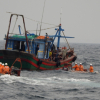 Tàu không rõ lai lịch tông chìm tàu cá Quảng Bình, 2 ngư dân mất tích