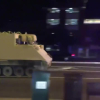 Cảnh sát Mỹ rượt đuổi thiết giáp bị đánh cắp giữa phố