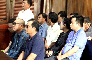Nhiều công an tiếp tay buôn lậu xe sang từ Mỹ về Việt Nam