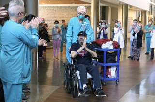 Bệnh nhân COVID-19 nhận hóa đơn viện phí lên tới hơn 1,1 triệu USD