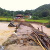 Lào Cai: Mưa lũ làm sập cầu, nhiều cánh đồng bị ngập sâu