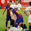 Messi đấm vào mặt đối thủ