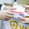 AstraZeneca bàn giao gần 288.000 liều vaccine Covid-19 cho VNVC