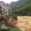 Nghệ An: Thủy điện xả lũ, nước cuồn cuộn đẩy trôi nhà dân