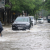 Nhiều đường phố Hải Phòng biến thành sông sau mưa lớn