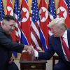 Những hình ảnh 'đi vào lịch sử' trong cuộc gặp Trump - Kim lần ba