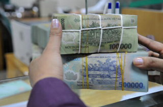 Khách hàng VIP không được gửi tiết kiệm tại nhà