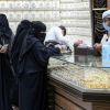 Người Saudi Arabia ồ ạt mua vàng, xe trước ngày tăng thuế