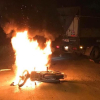 Hà Nội: Xe máy đâm xe tải bốc cháy, 2 anh em sinh đôi thương vong