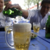 Đàn ông Việt tiêu thụ bia rượu hàng đầu thế giới