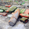 Bom còn nguyên thuốc nổ trong vườn nhà dân ở Hà Tĩnh