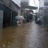Phú Quốc ngập chưa từng thấy, nhiều ngày liên tiếp nước lũ bao quanh nhà