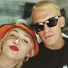 Miley Cyrus chia tay bồ trẻ