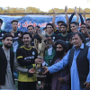 Taliban vác súng đến sân xem bóng đá, trao cúp cho đội vô địch