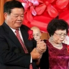 Người vợ mù chữ nắm hết tài sản của tỷ phú Trung Quốc