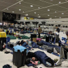 Gần 17.000 khách mắc kẹt ở sân bay Nhật