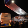 Xe buýt đâm hỏng máy bay chở Thủ tướng Canada